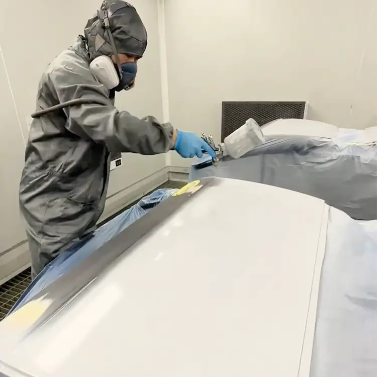 Disolventes-de-pintura-para-automóviles-Guía-esencial-para-acabados-profesionales